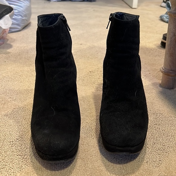 Stuart Weitzman booties size 7.5 - Picture 2 of 8